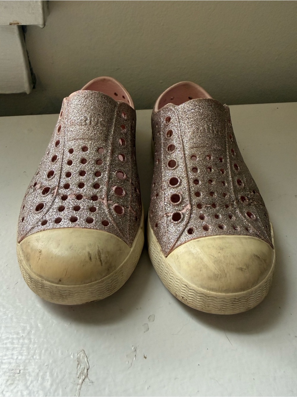 Sparkly Glitter Slip-On Sneakers in Pink